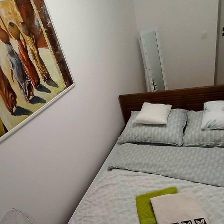 Nice Apartament With Small Tub Warszawa Zewnętrze zdjęcie
