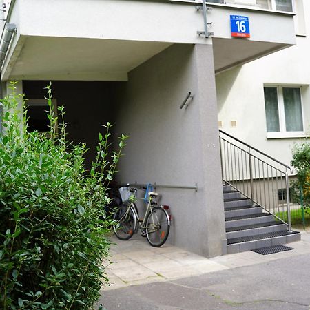 Nice Apartament With Small Tub Warszawa Zewnętrze zdjęcie
