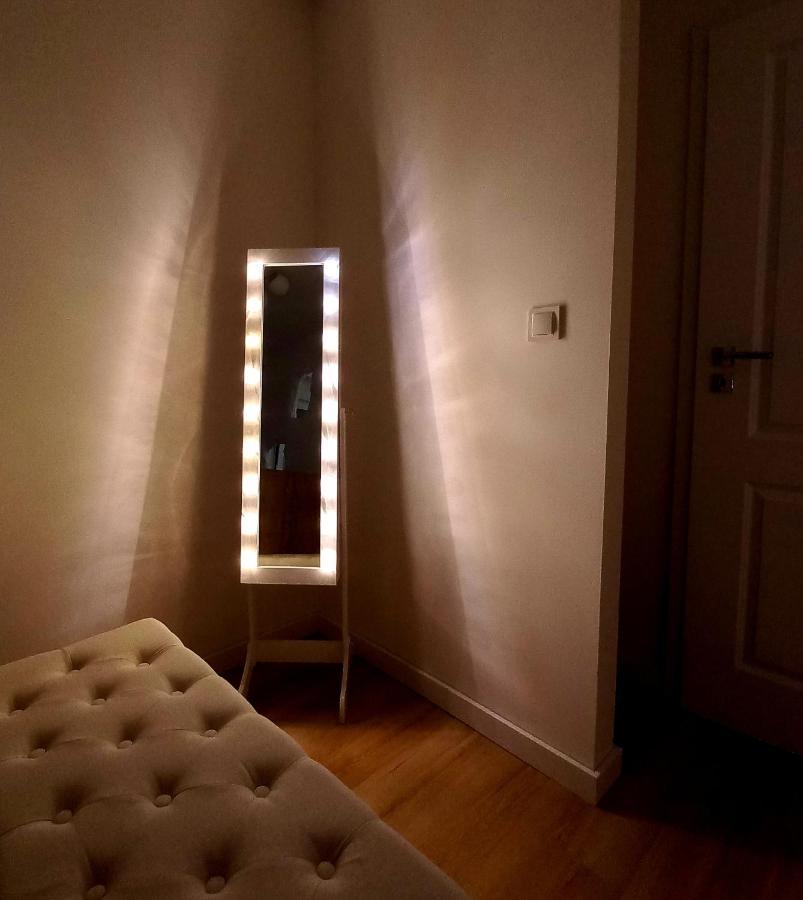 Nice Apartament With Small Tub Warszawa Zewnętrze zdjęcie