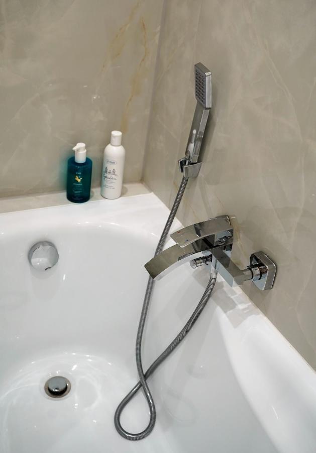 Nice Apartament With Small Tub Warszawa Zewnętrze zdjęcie